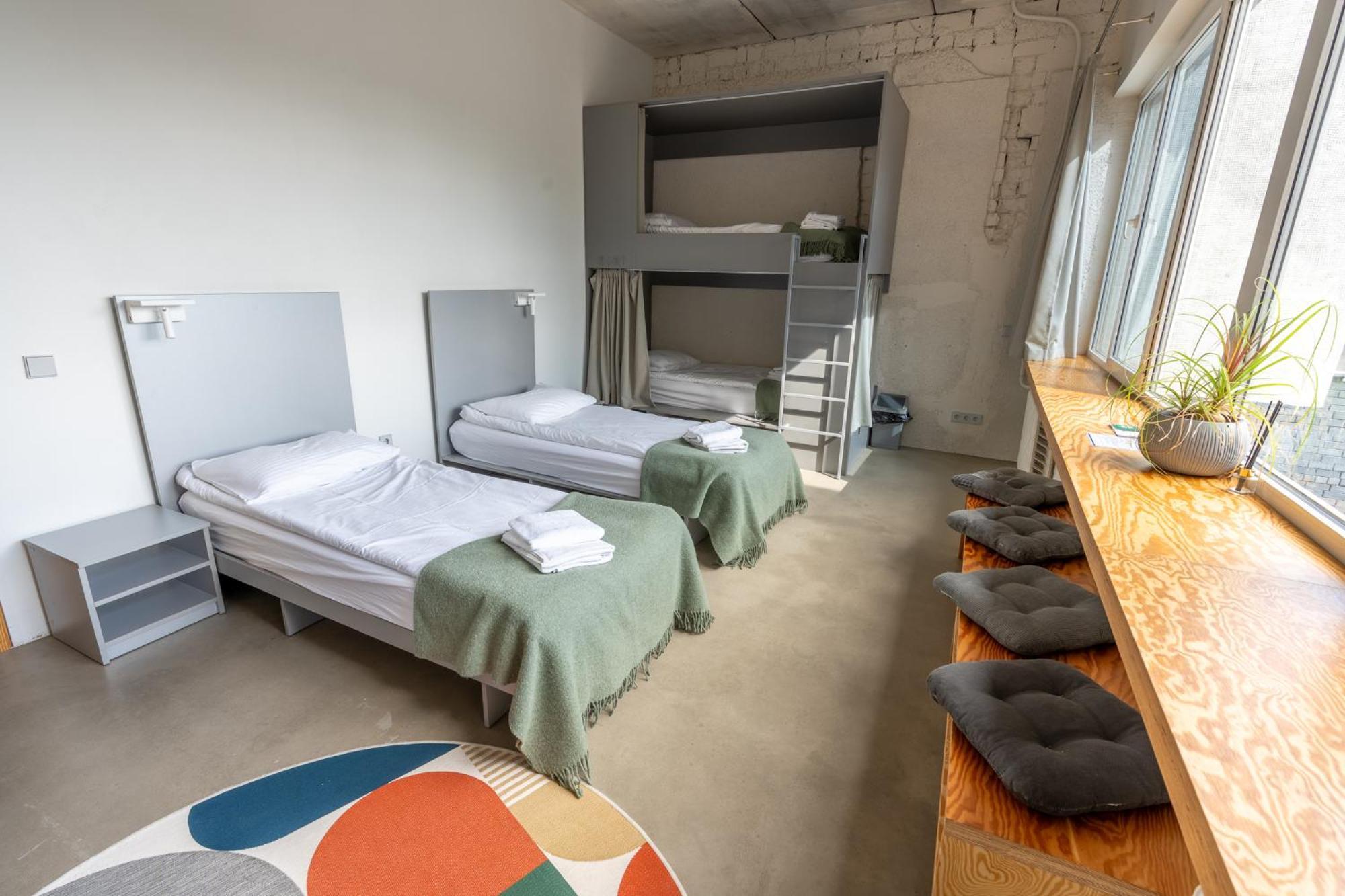 Tech Coliving&coworking Spaces *